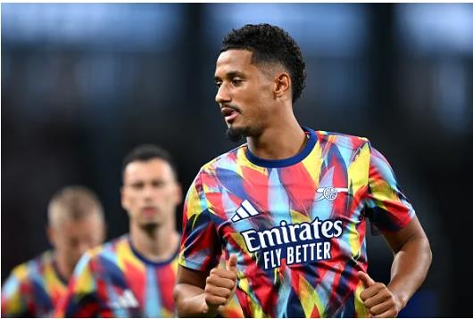 Arsenal muon William Saliba gia han them 5 nam.