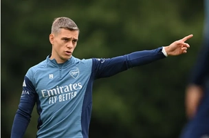 Besiktas chi 19 triệu bảng mua Leandro Trossard