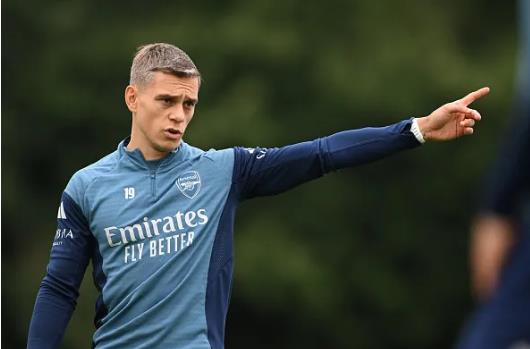 Besiktas chi 19 trieu bang mua Leandro Trossard.