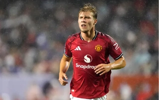 Rasmus Hojlund từ chối hoán đổi vị trí với Benjamin Sesko