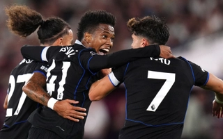 Chelsea “lột xác” nhờ hàng công biến ảo