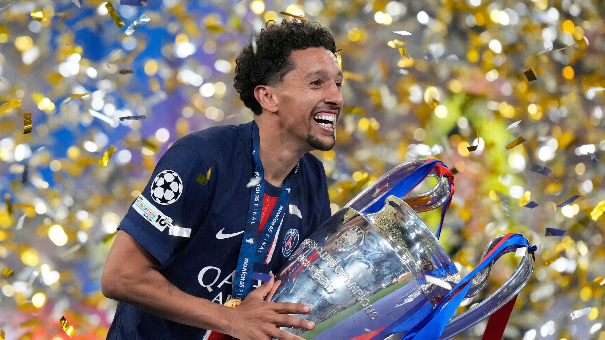 Tien ve Vitinha cua PSG