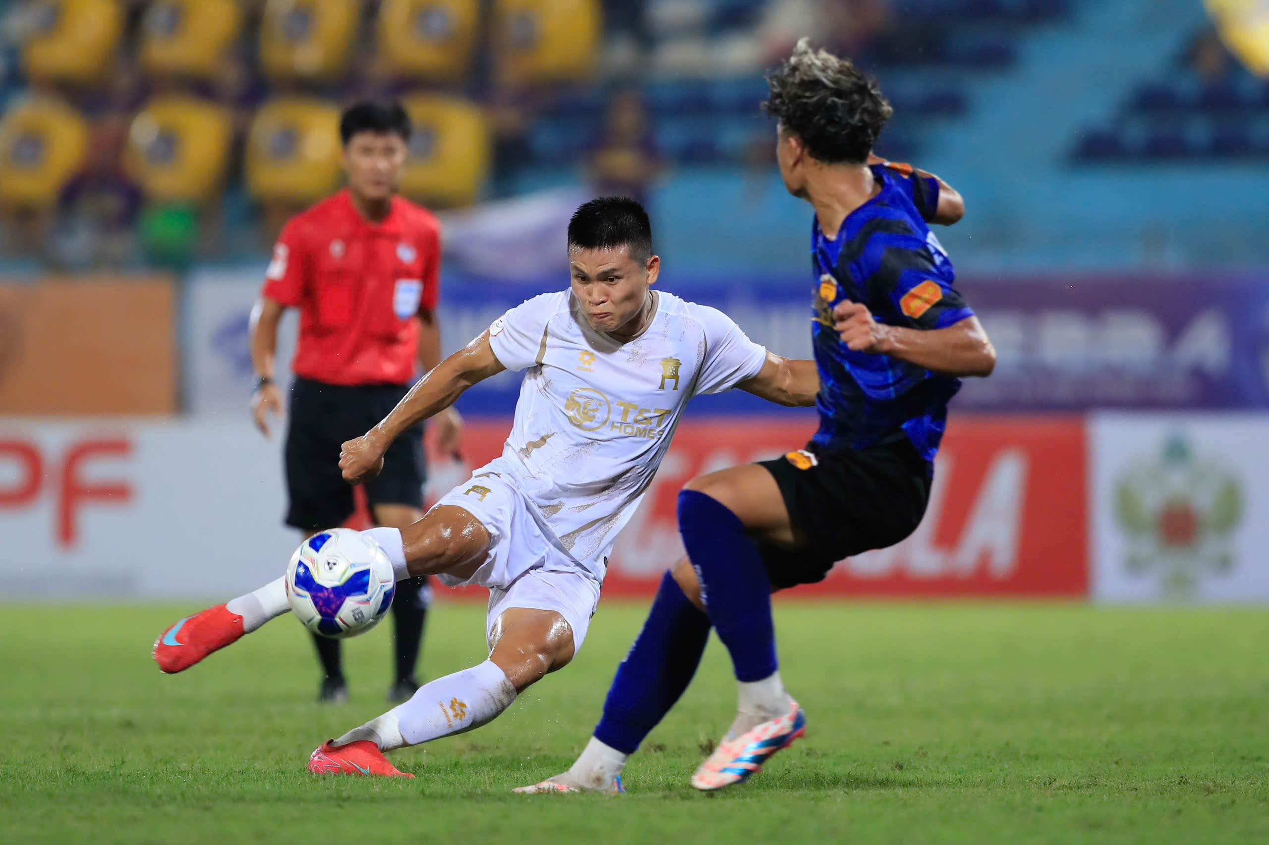 Vòng 2 LPBank VLeague 1-202526 Tân binh lên đỉnh, ông lớn gây thất vọng 3